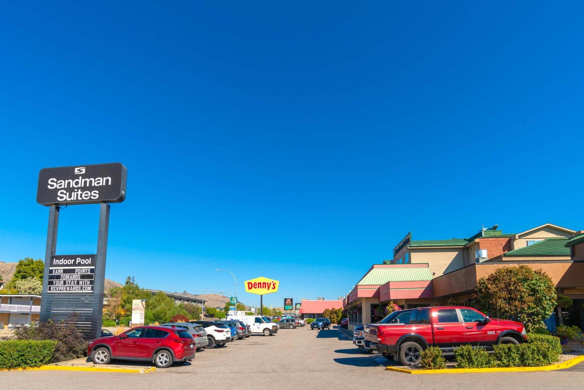 Sandman Hotel Vernon Exterior photo